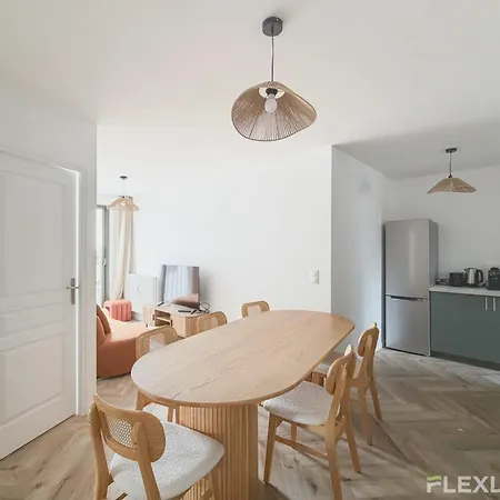 Tatil Evi In Spacious T7 In 20 *