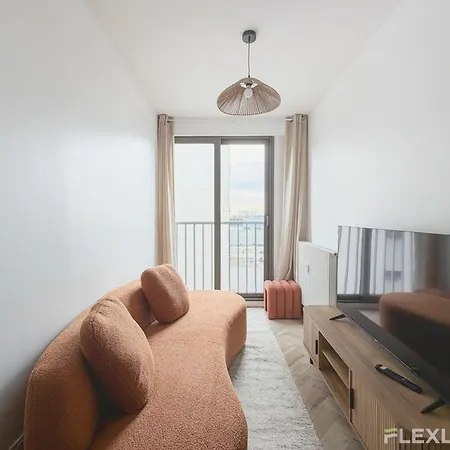 In Spacious T7 In 20 Paris