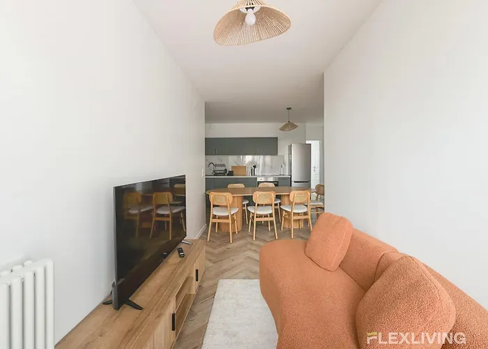 In Spacious T7 In 20 * Париж