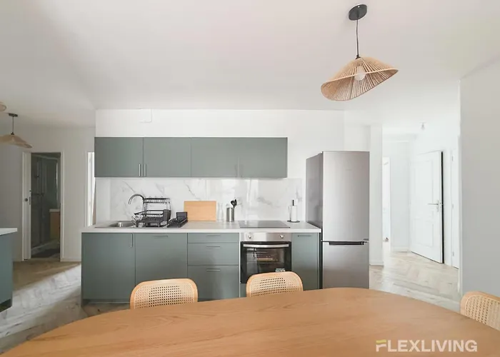 In Spacious T7 In 20 Париж